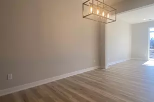 13792 Hollybrook Cir, Apple Valley, MN 55124 - Photo 5