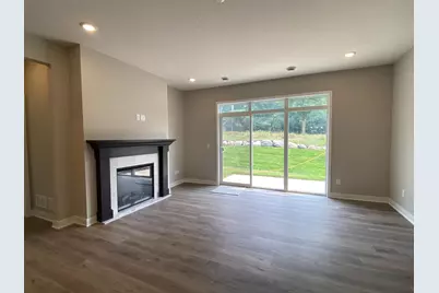 13792 Hollybrook Circle, Apple Valley, MN 55124 - Photo 5