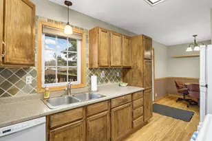 2293 Golfview Dr, White Bear Lake, MN 55110 - Photo 9