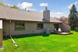 4105 Upland Ln N, Plymouth, MN 55446 - Photo 31