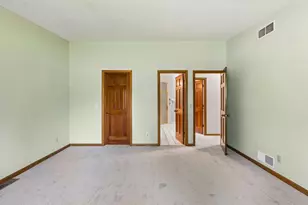 4105 Upland Ln N, Plymouth, MN 55446 - Photo 23