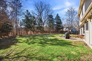 10427 Brown Farm Cir, Eden Prairie, MN 55347 - Photo 9
