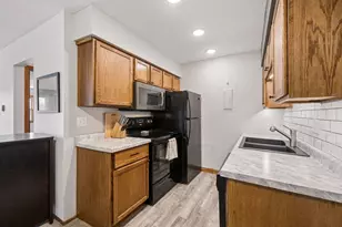 2730 Dale St N, Roseville, MN 55113 - Photo 11