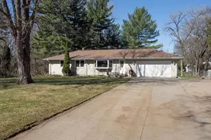8346 Groveland Rd, Mounds View, MN 55112 - Photo 1