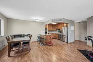 78 10th St E, Saint Paul, MN 55101 - Photo 17