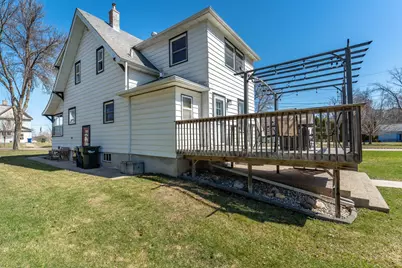 324 E Vasa Avenue, Fergus Falls, MN 56537 - Photo 7