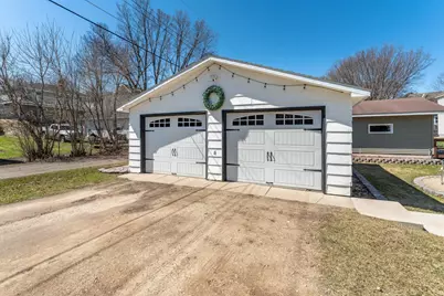 324 E Vasa Avenue, Fergus Falls, MN 56537 - Photo 17