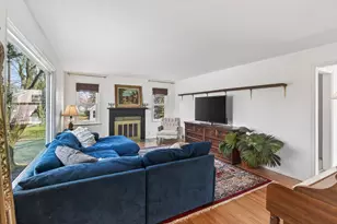 2672 Parkview Blvd, Robbinsdale, MN 55422 - Photo 3
