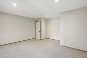 5792 Prairie Ridge Dr, Shoreview, MN 55126 - Photo 39