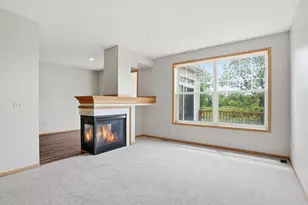 5792 Prairie Ridge Dr, Shoreview, MN 55126 - Photo 9