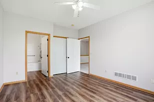 5792 Prairie Ridge Dr, Shoreview, MN 55126 - Photo 31