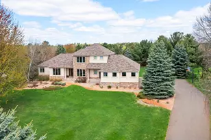 411 Emerald Ln, Mahtomedi, MN 55115 - Photo 3