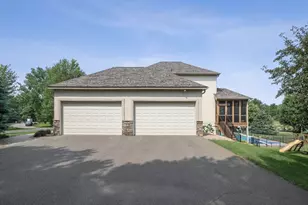 411 Emerald Ln, Mahtomedi, MN 55115 - Photo 5