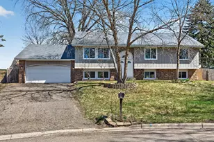 116 Knoll Cir E, Burnsville, MN 55337 - Photo 3