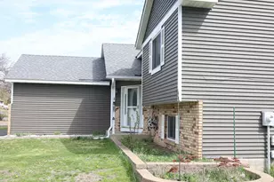 2180 N English St, Maplewood, MN 55109 - Photo 9