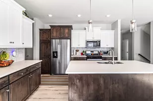 2087 Brookview St, Shakopee, MN 55379 - Photo 9