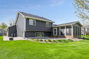 1274 Parkside Ln, Waconia, MN 55387 - Photo 9