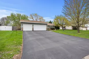 17076 Forfar Ct, Lakeville, MN 55024 - Photo 9