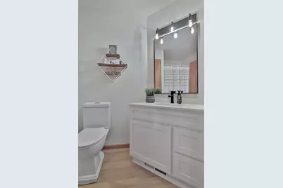 180 Wedgewood Drive, Mahtomedi, MN 55115 - Photo 17