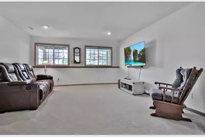 180 Wedgewood Drive, Mahtomedi, MN 55115 - Photo 23