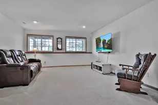 180 Wedgewood Dr, Mahtomedi, MN 55115 - Photo 23