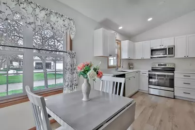 180 Wedgewood Drive, Mahtomedi, MN 55115 - Photo 5