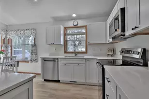 180 Wedgewood Dr, Mahtomedi, MN 55115 - Photo 3