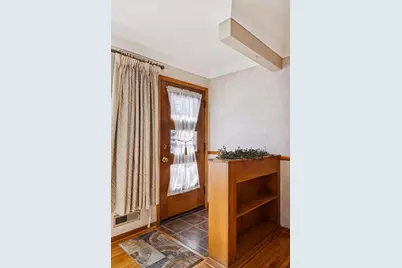 1947 Yorkshire Court, Saint Paul, MN 55116 - Photo 5