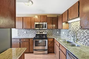 26 10th Street W, Saint Paul, MN 55102 - Photo 11