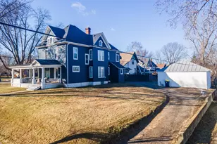 118 W Chestnut St, Lake City, MN 55041 - Photo 3