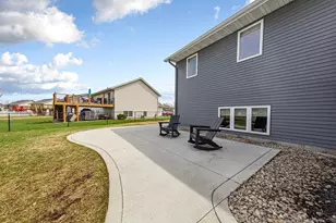 228 Inverness Dr, Mankato, MN 56001 - Photo 5