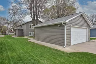 811 Broadway Ave S, Sauk Rapids, MN 56379 - Photo 41