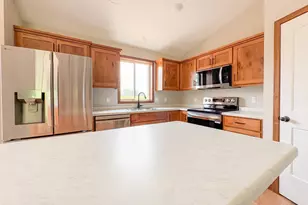 4658 9th St NE, Saint Cloud, MN 56304 - Photo 3