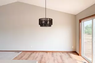 4658 9th St NE, Saint Cloud, MN 56304 - Photo 5