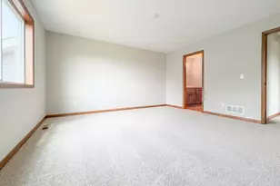 4658 9th St NE, Saint Cloud, MN 56304 - Photo 9