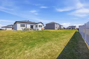 2943 Prairie Farms Cir S, Fargo, ND 58104 - Photo 29