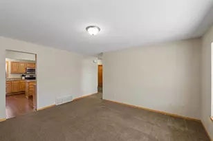 304 Pondridge Cir, Wayzata, MN 55391 - Photo 7