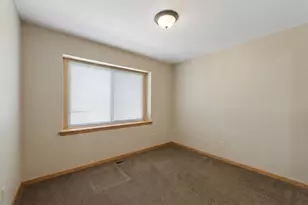 304 Pondridge Cir, Wayzata, MN 55391 - Photo 17