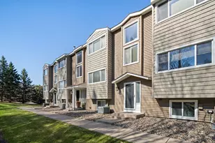 304 Pondridge Cir, Wayzata, MN 55391 - Photo 3