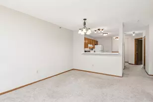 7605 Edinborough Way, Edina, MN 55435 - Photo 9