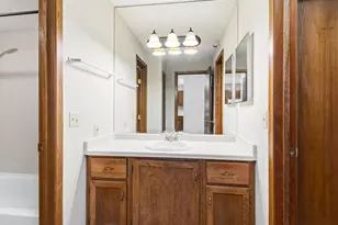 7605 Edinborough Way, Edina, MN 55435 - Photo 19