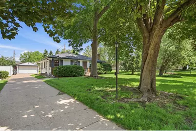 2717 30th Avenue NE, Saint Anthony, MN 55418 - Photo 33