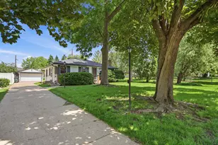 2717 30th Ave NE, Saint Anthony, MN 55418 - Photo 33