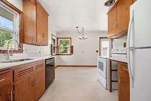 2717 30th Ave NE, Saint Anthony, MN 55418 - Photo 7