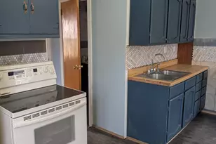 215 N 11th St, Montevideo, MN 56265 - Photo 9