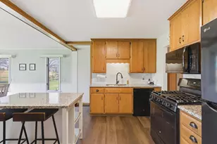 2095 Fairways Ln, Roseville, MN 55113 - Photo 9