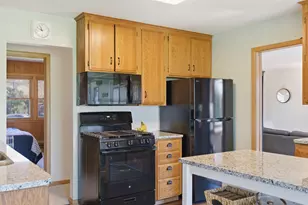2095 Fairways Ln, Roseville, MN 55113 - Photo 17