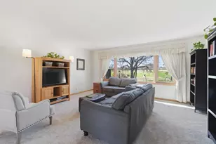 2095 Fairways Ln, Roseville, MN 55113 - Photo 5