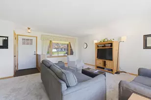 2095 Fairways Ln, Roseville, MN 55113 - Photo 7