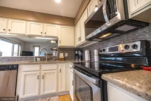 16368 Hudson Ct, Lakeville, MN 55044 - Photo 7